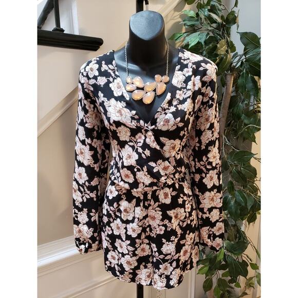 Gypsies & Moondust Floral Romper Women’s Medium Black Pink  100% Polyester - Picture 1 of 13